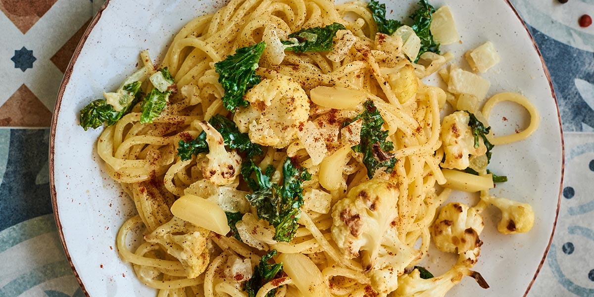 Pikantne spaghettini z jarmużem