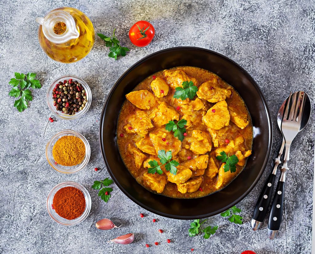 Domowe indyjskie curry z kurczakiem